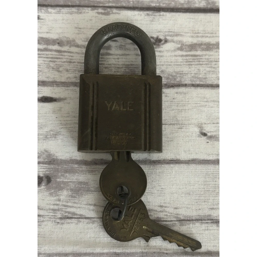YALE Padlock 50s  60s  Original 2 Keys Works Vintage Brass Lock USA 2.5